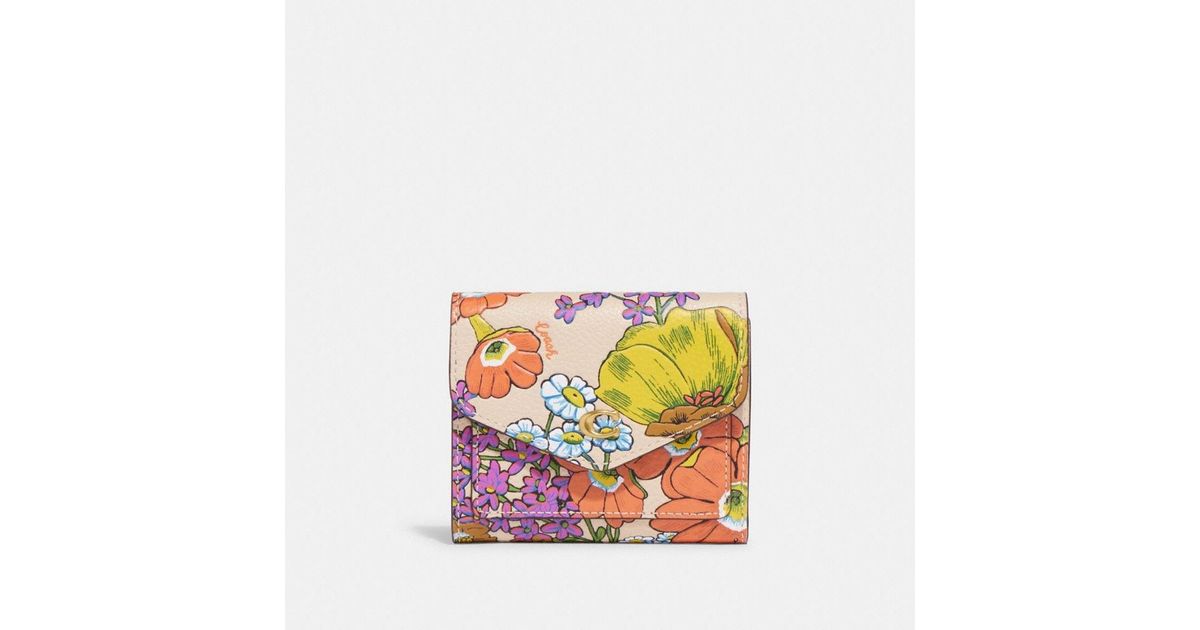 COACH Wyn Small Wallet With Floral Print in Pink Lyst