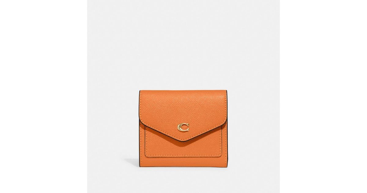 COACH Wyn Small Wallet in Orange | Lyst
