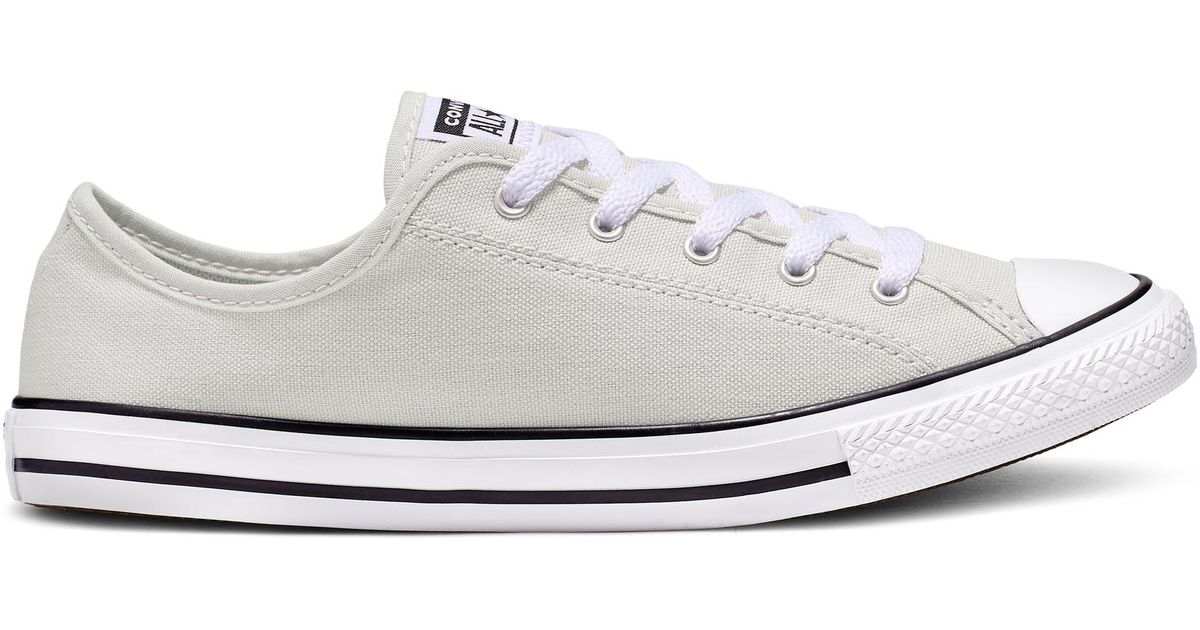 chuck taylor dainty grey