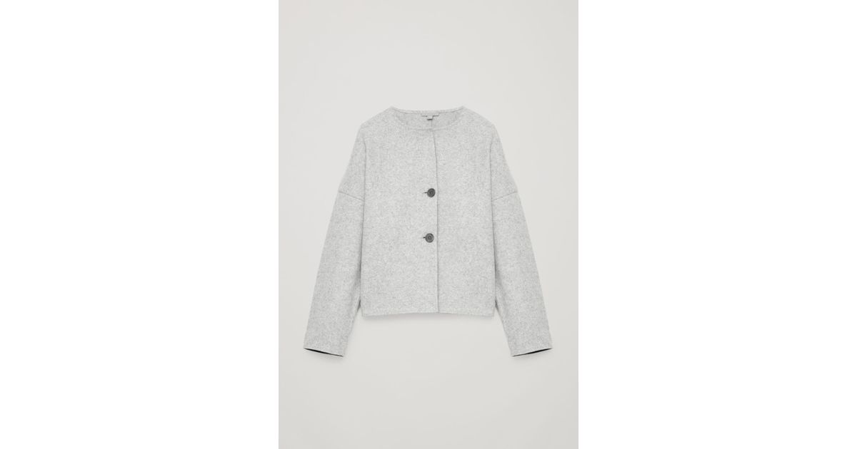 gray lightweight jacket