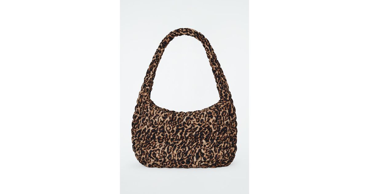 今人気中! ★ COS ★ Quilted Oversized Shoulder Bag Brown Have You Seen This Cos Bag? | Vogue