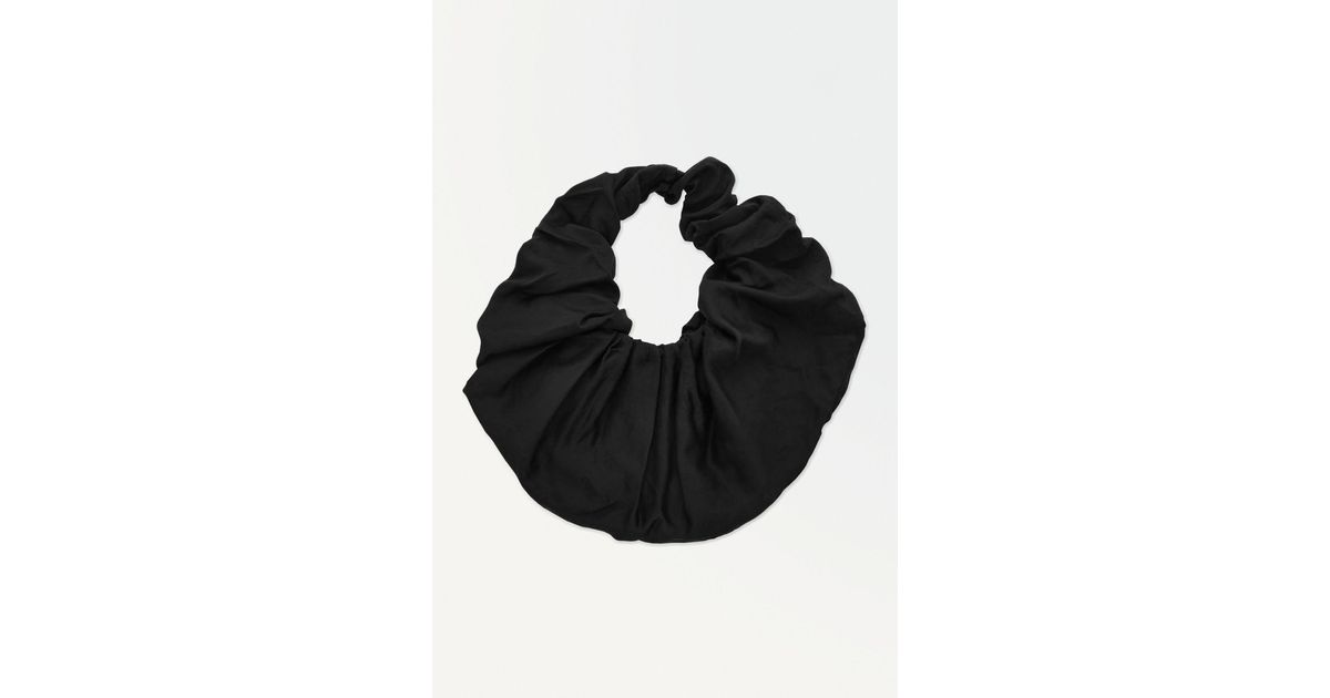COS The Scrunchie Shoulder Bag in Black | Lyst
