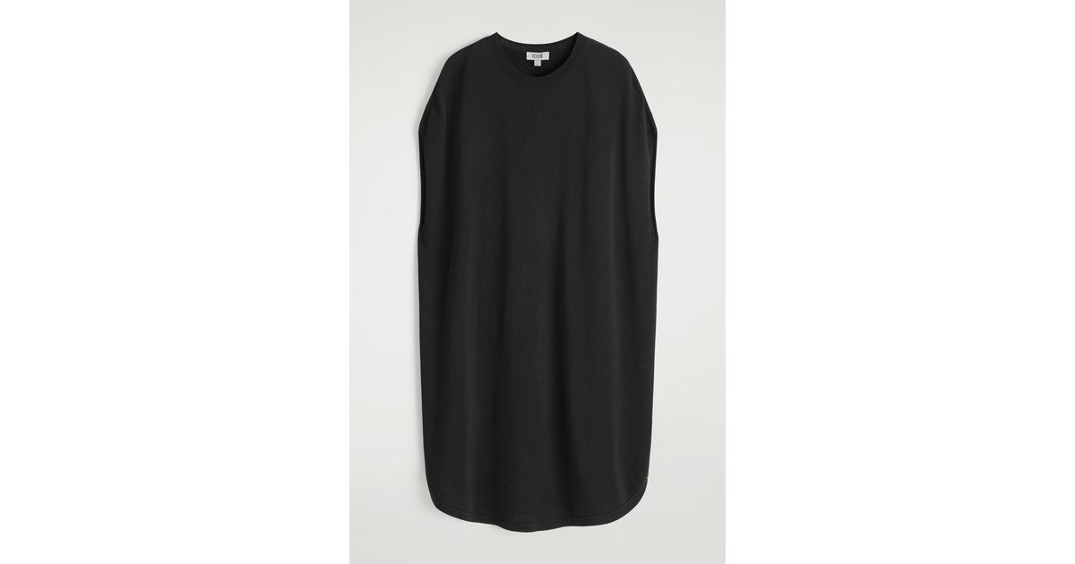 cos circle cut dress COS - COS by @604team Circle-cut dress: http://bit.ly/2keNtwL