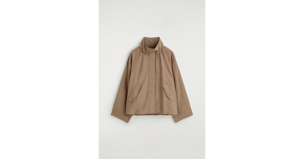 タグ付き COSナイロンファンネルネック NYLON FUNNEL-NECK JACKET ナイロンファンネルネックジャケット