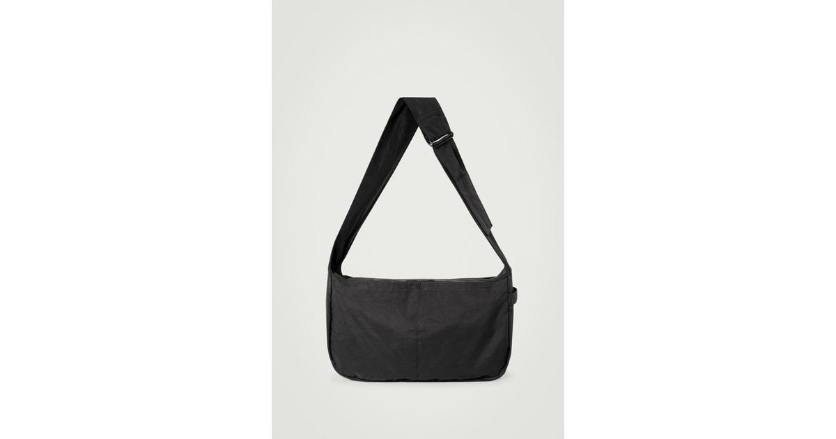 COS Slouchy Water-repellent Crossbody Bag - Nylon in Black for Men