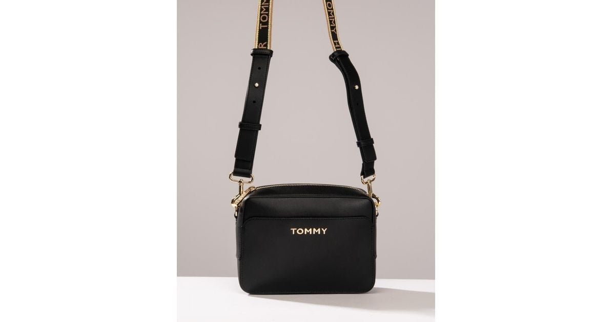tommy hilfiger iconic camera bolsa beige