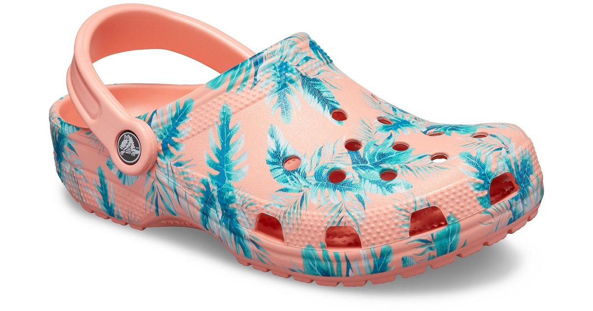 classic seasonal graphic clog