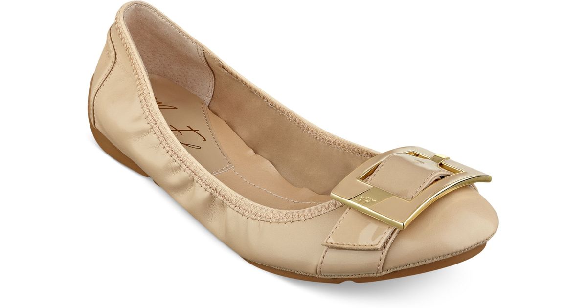 Marc Fisher Rosa Buckle Ballet Flats in Natural - Lyst