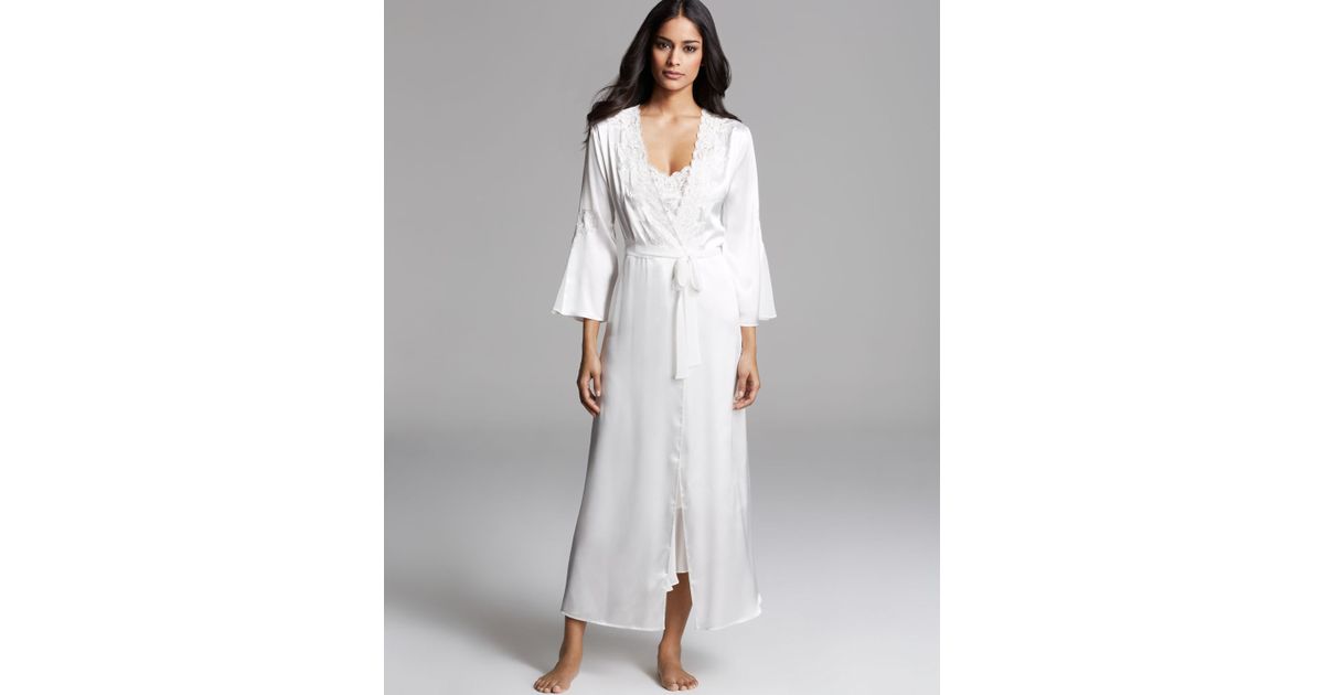oscar de la renta satin robe