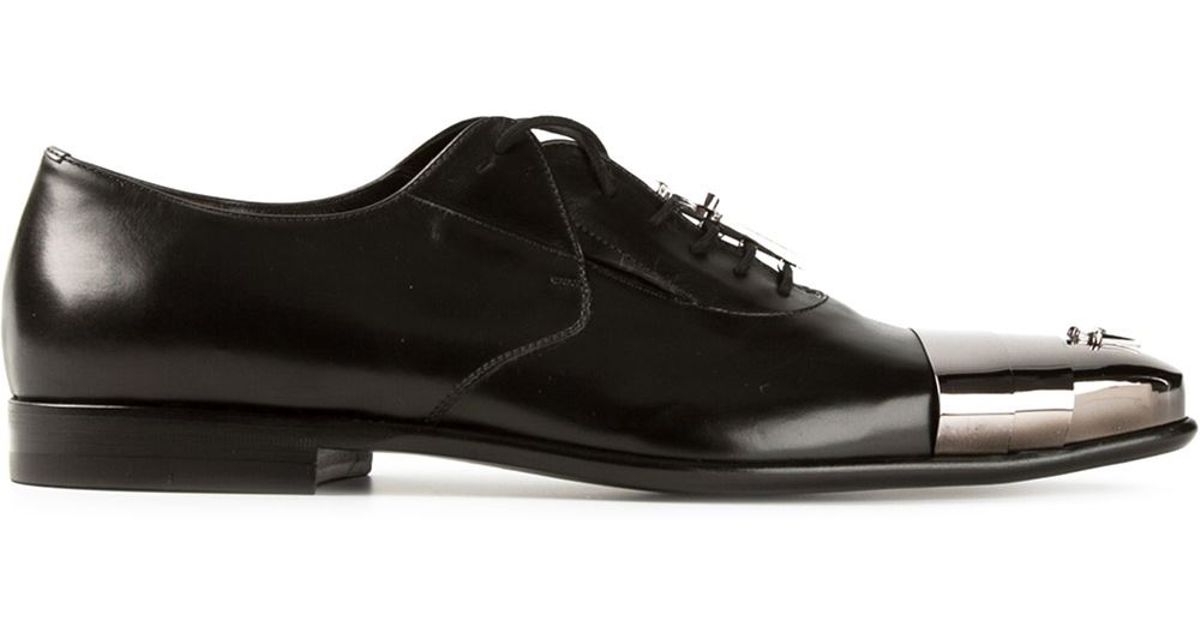 metal toe cap shoes