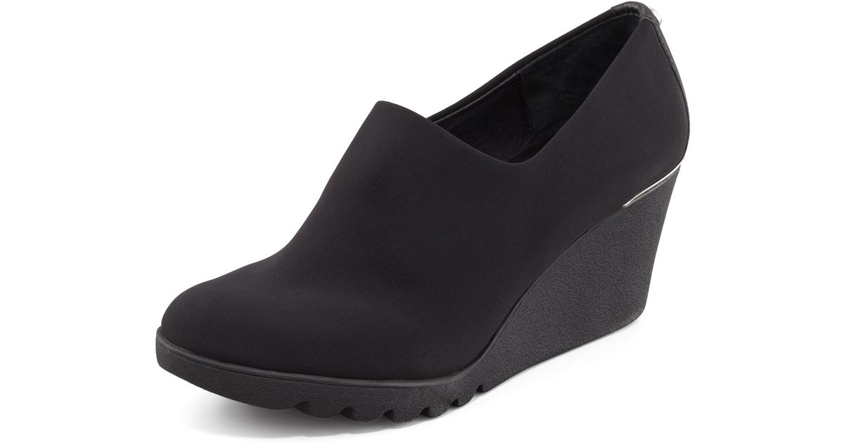 donald pliner black shoes
