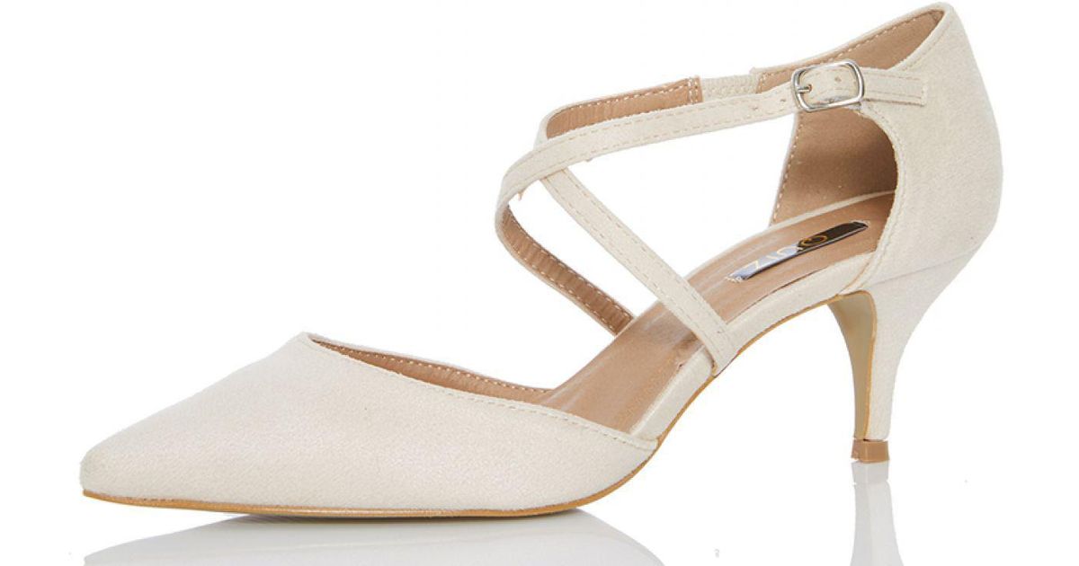 cream court shoes low heel