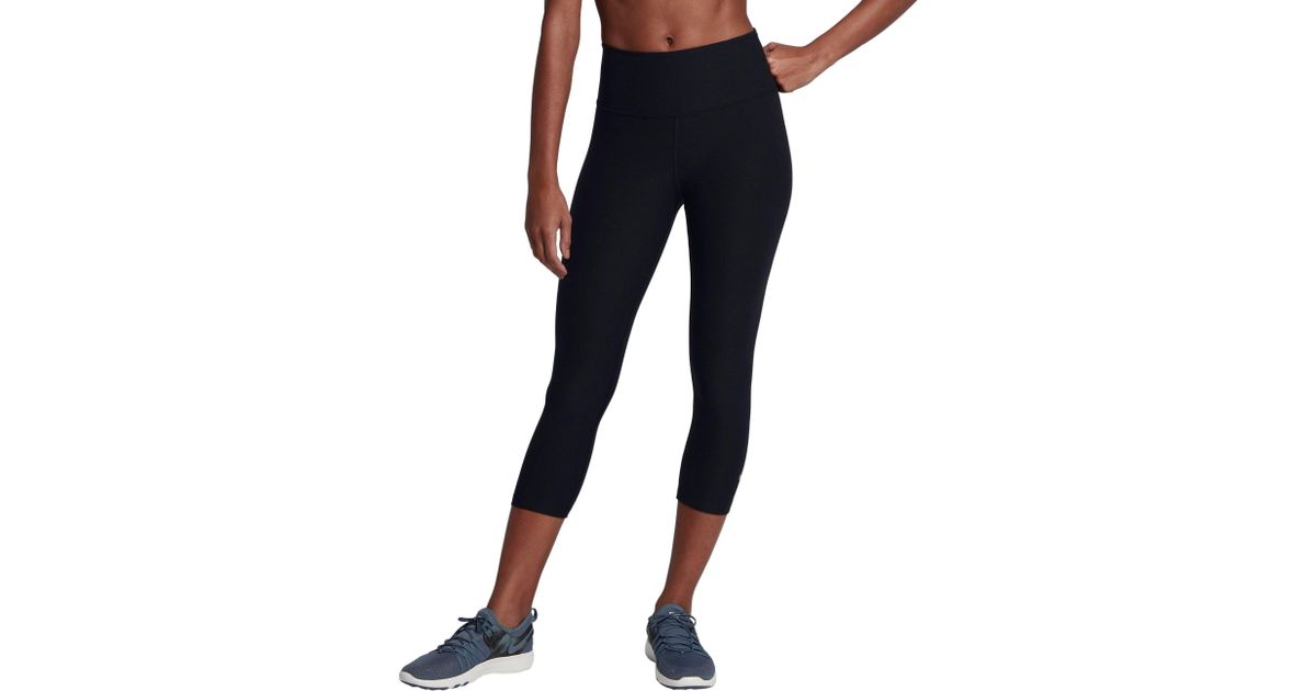 nike sculpt hyper tight fit crop