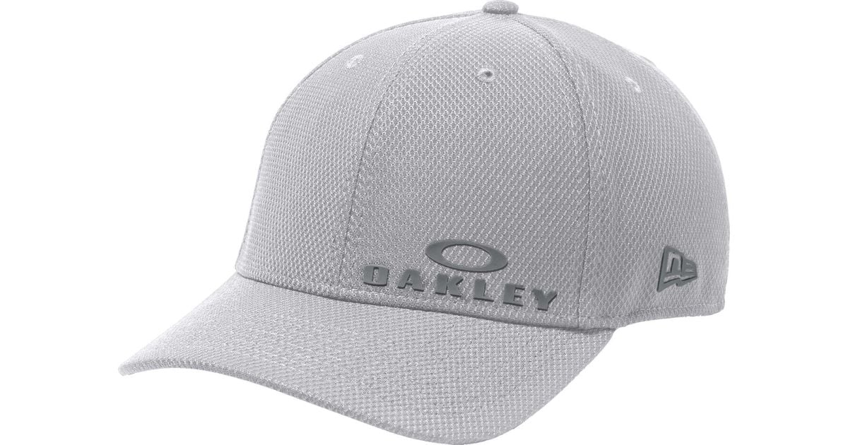 grey oakley hat