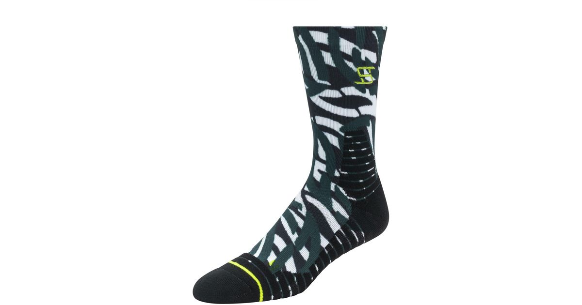PUMA Breanna Stewart Patterned Basketball Crew Socks in Black/White