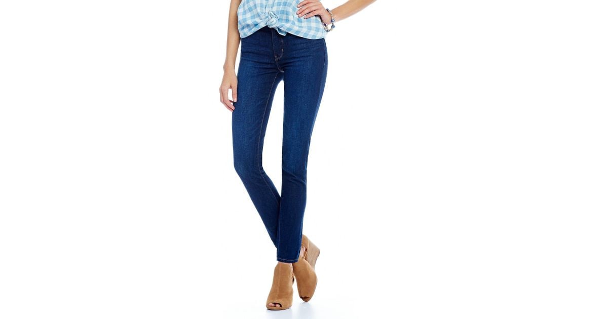 does dillards sell levis