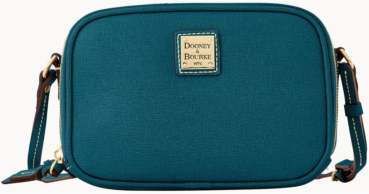 Dooney & Bourke Sawyer: What Fits In My Bag 