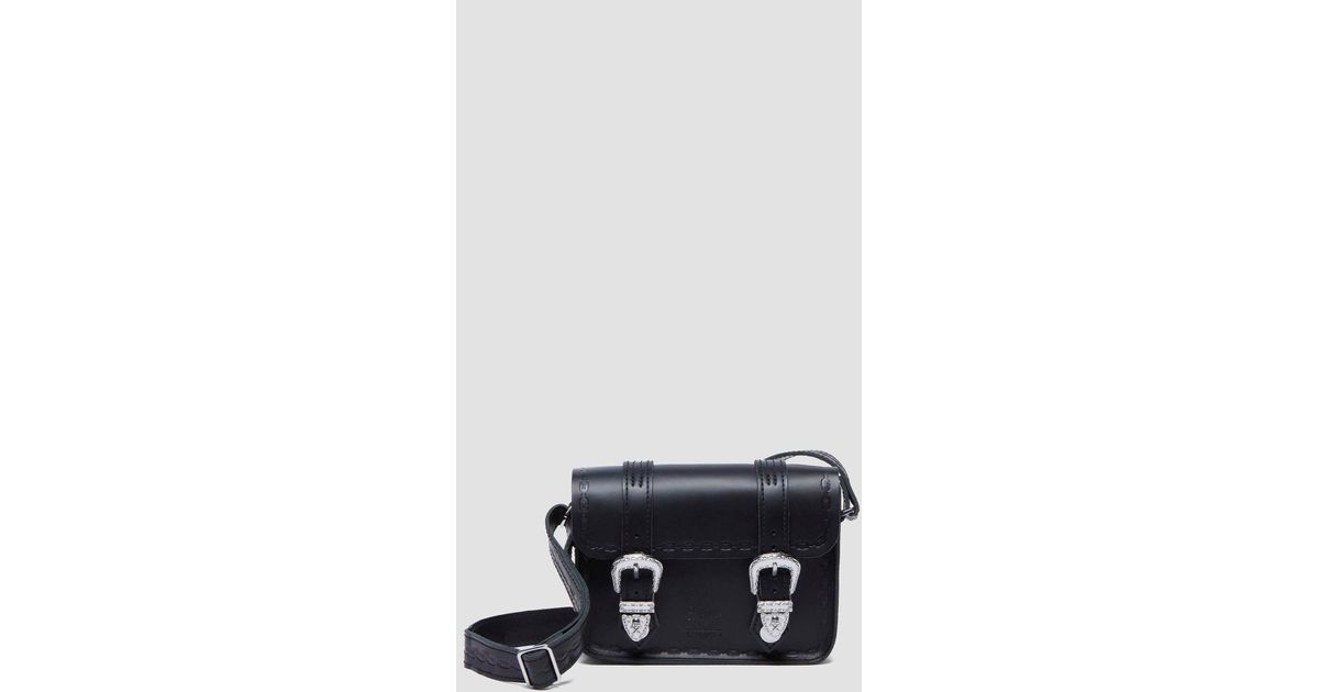 Dr. Martens 7