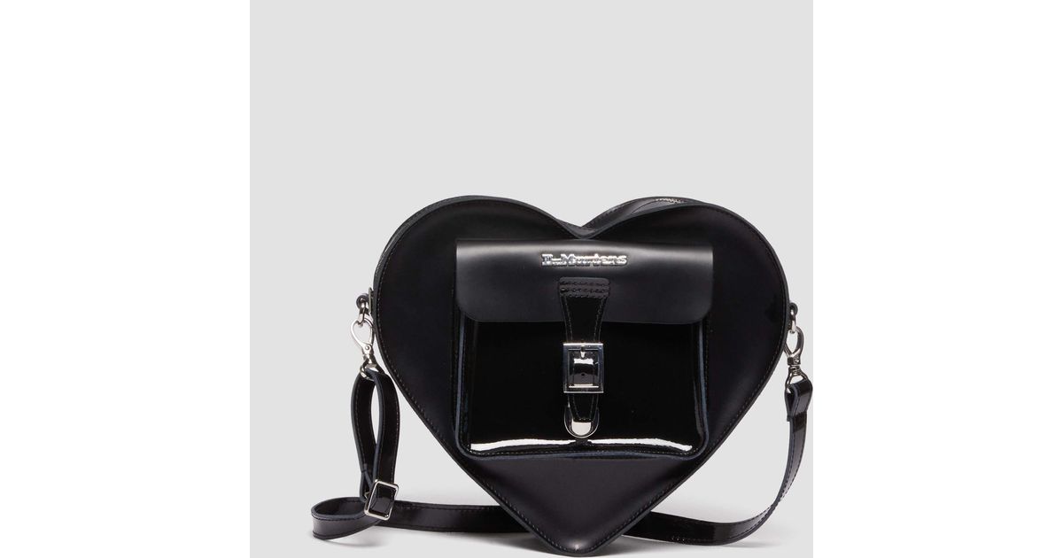 dr-martens-black-Cuero-heart- 