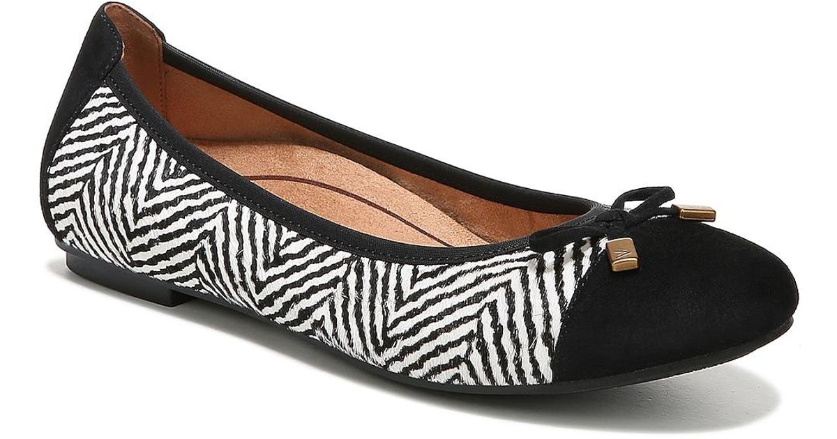 Vionic Leather Minna Ballet Flat in Black/White (Black) Lyst