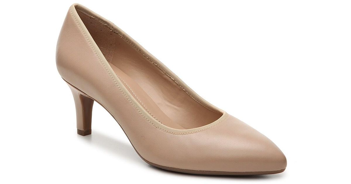Naturalizer Oden Pump in Nude Leather 