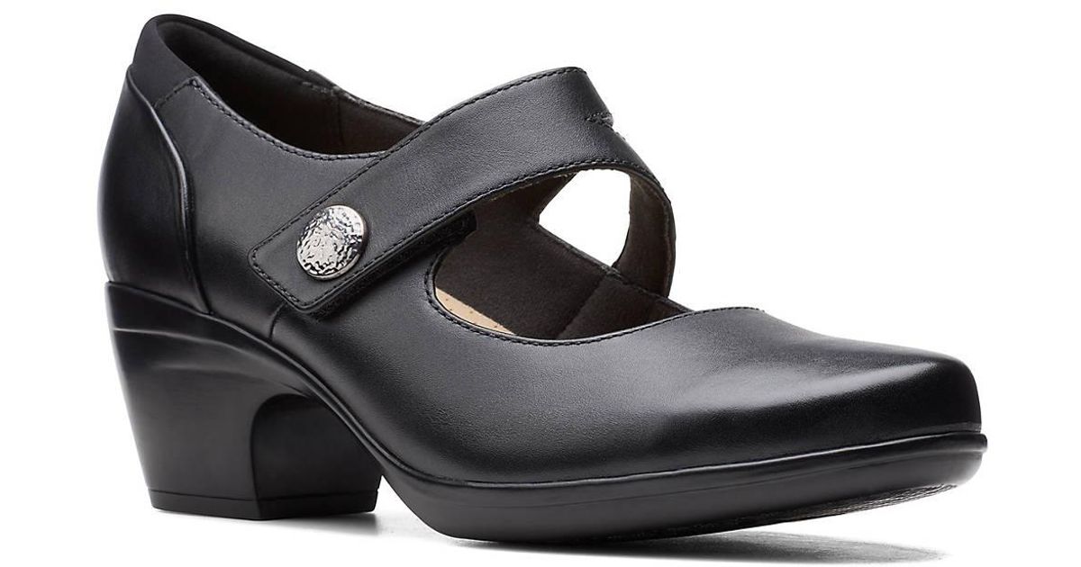 Clarks Synthetic Emily Reaya Pump in Black - Lyst