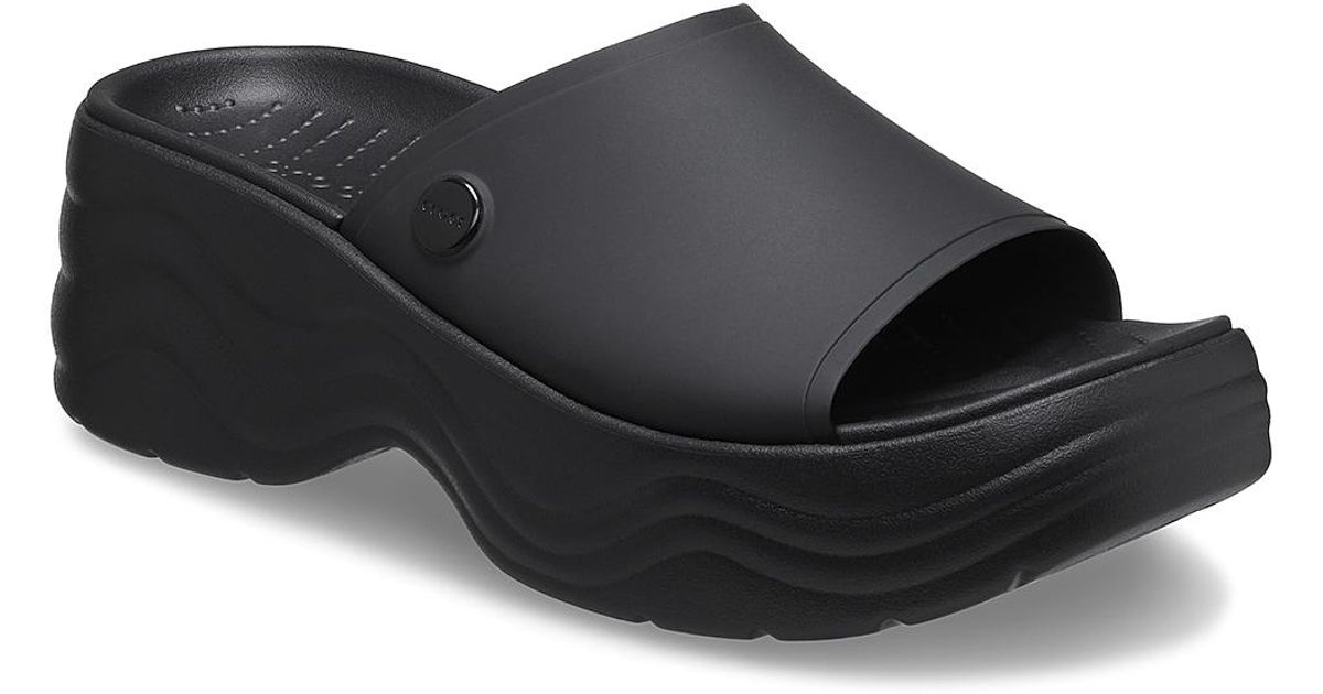 Crocs™ Skyline Platform Sandal in Black | Lyst