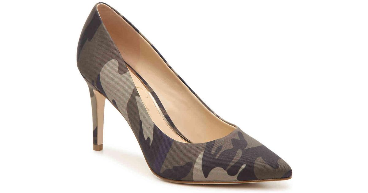jessica simpson carpena pump