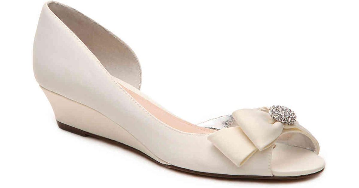 nina ronelle wedge pump