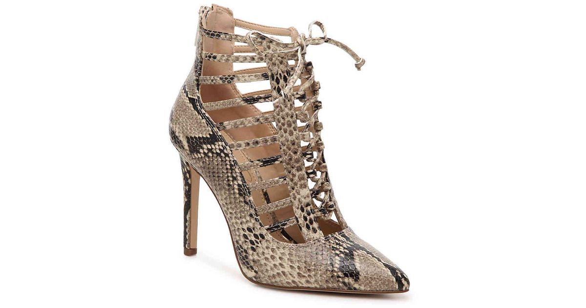 jessica simpson luckita pump
