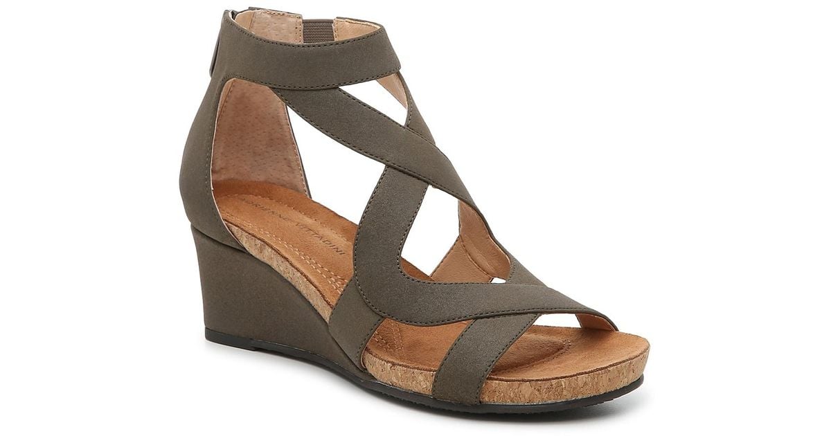 Adrienne vittadini thayer wedge sandal discount