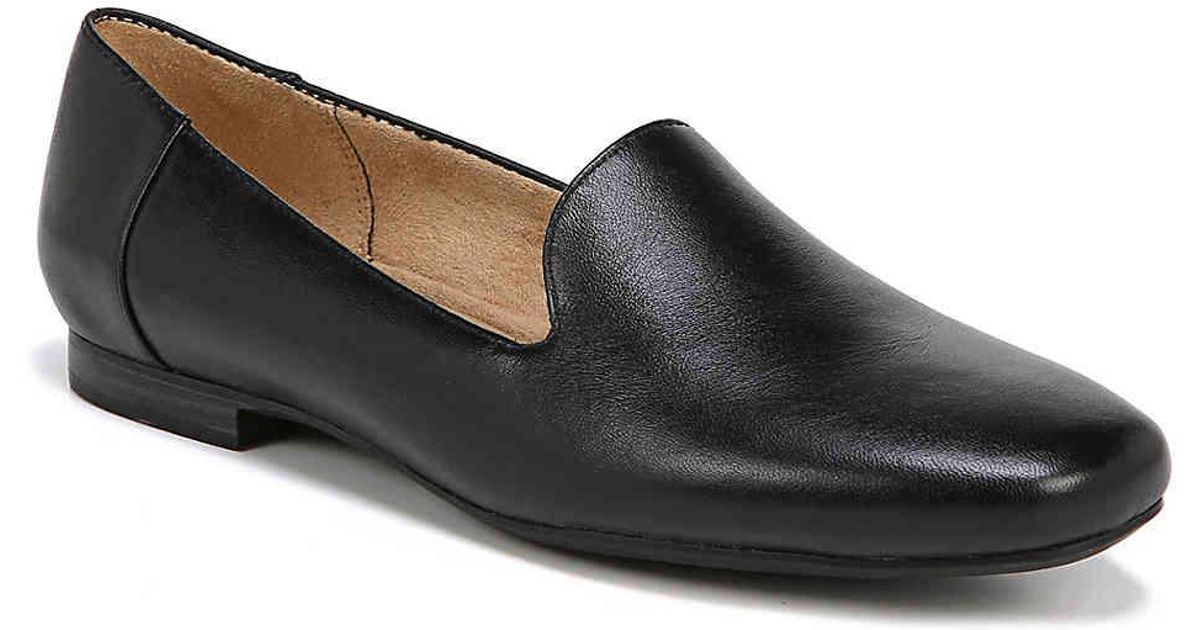 naturalizer loafer shoes