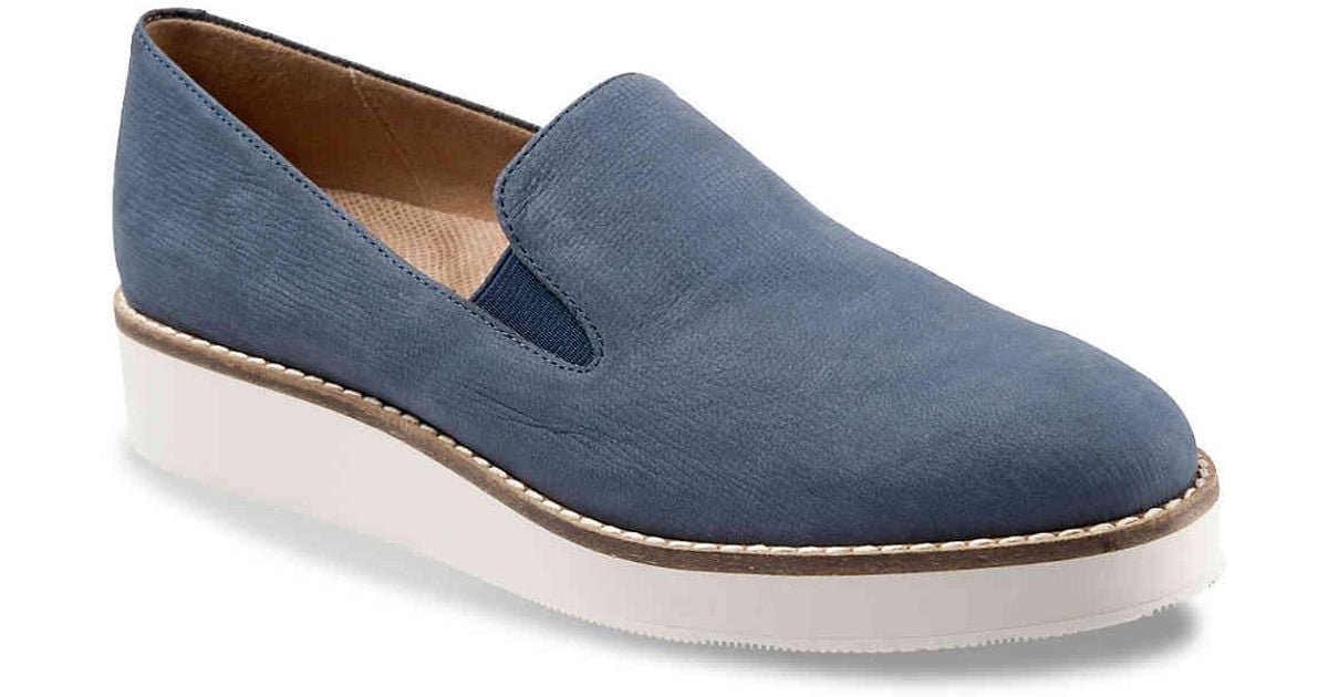softwalk whistle wedge loafer