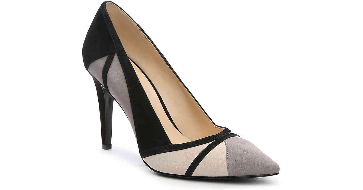 nine west black and white heels