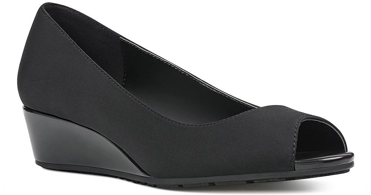 bandolino caddia wedge pumps