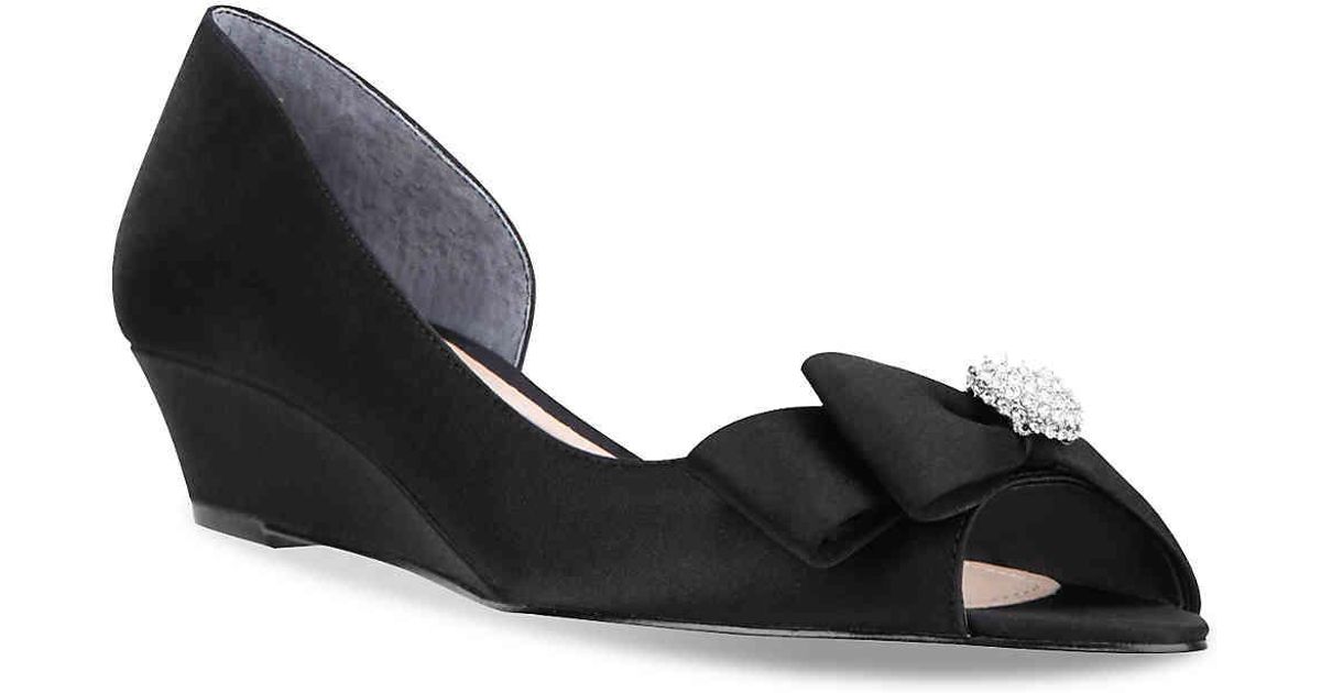nina ronelle wedge pump