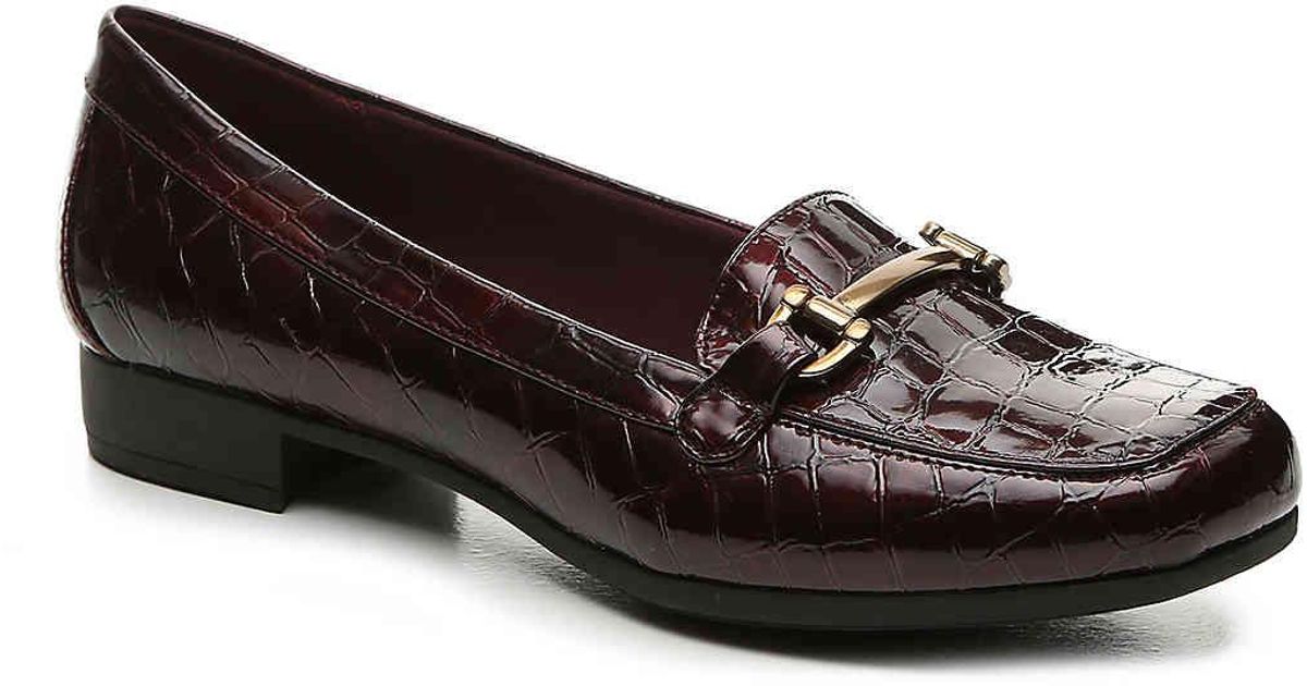 Anne Klein Varina Loafer in Burgundy 