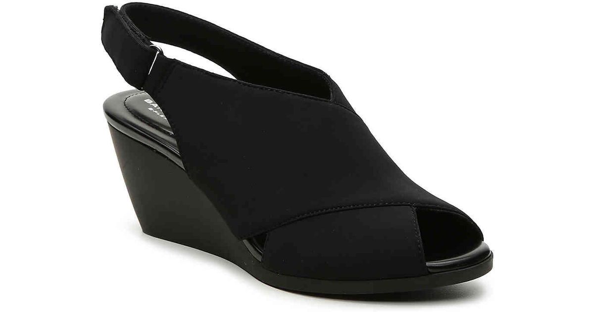 bandolino black wedge shoes