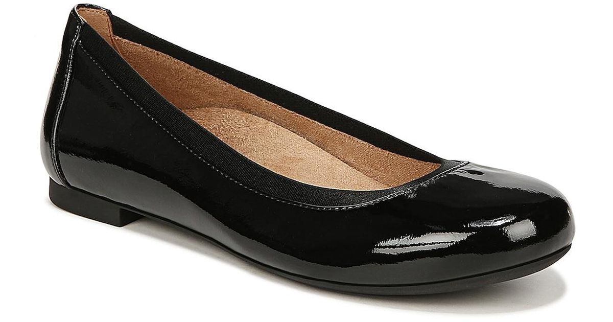 Vionic Anita Flat in Black Lyst