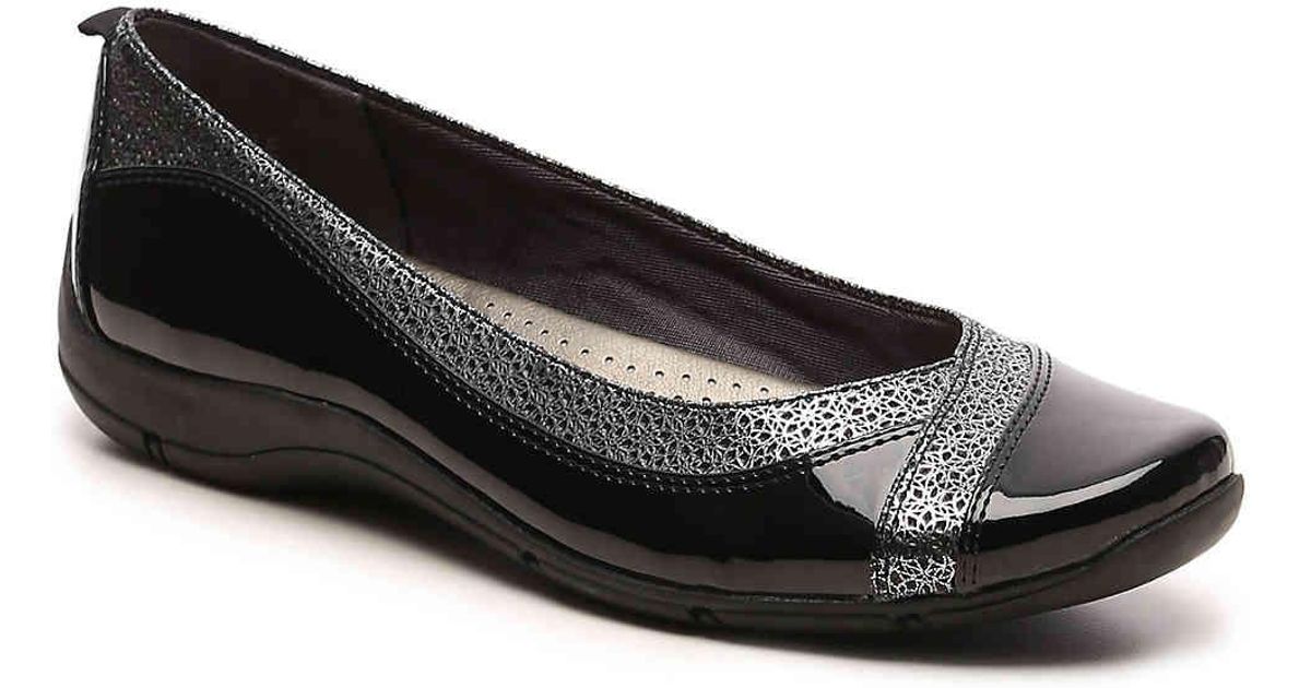 lifestride black patent flats