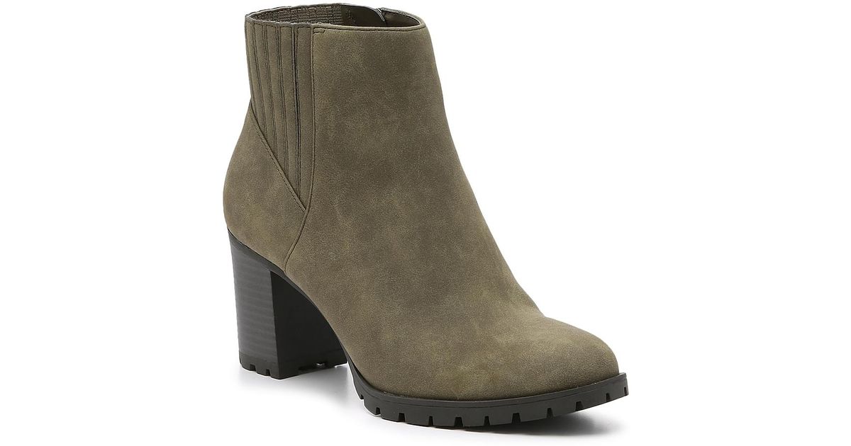 kelly & katie arlo chelsea boot