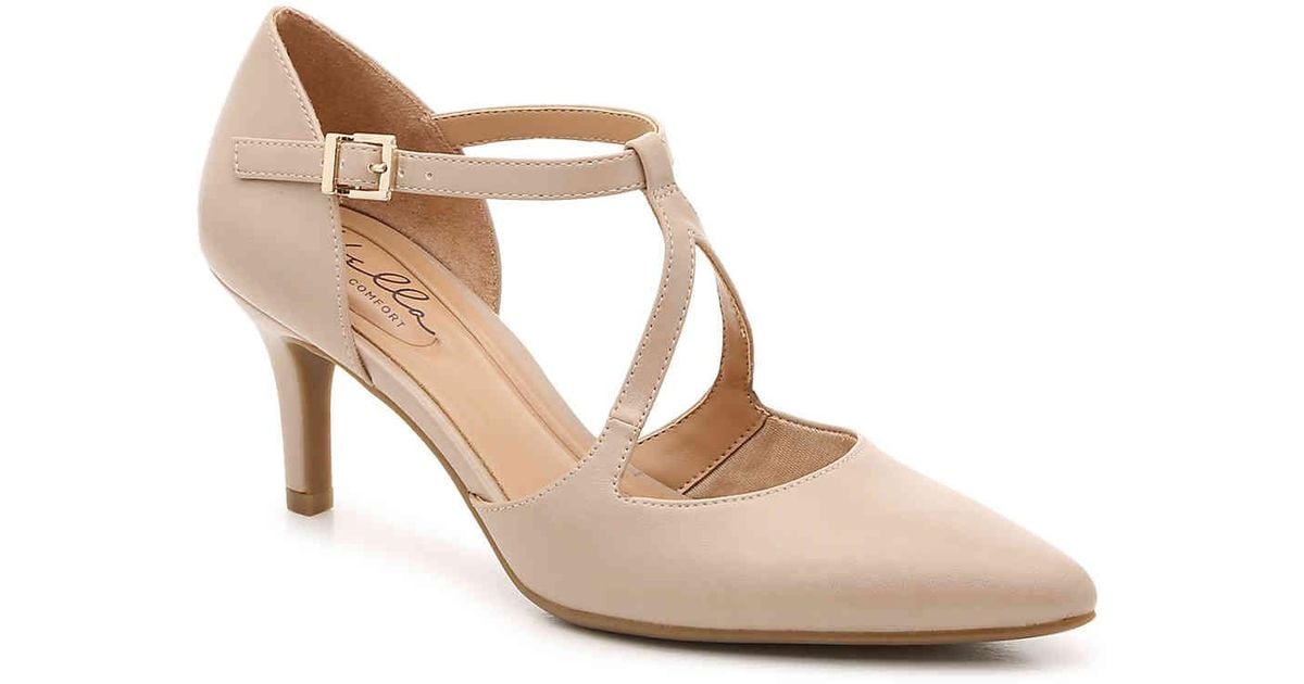 Abella Seneca Pump in Natural | Lyst