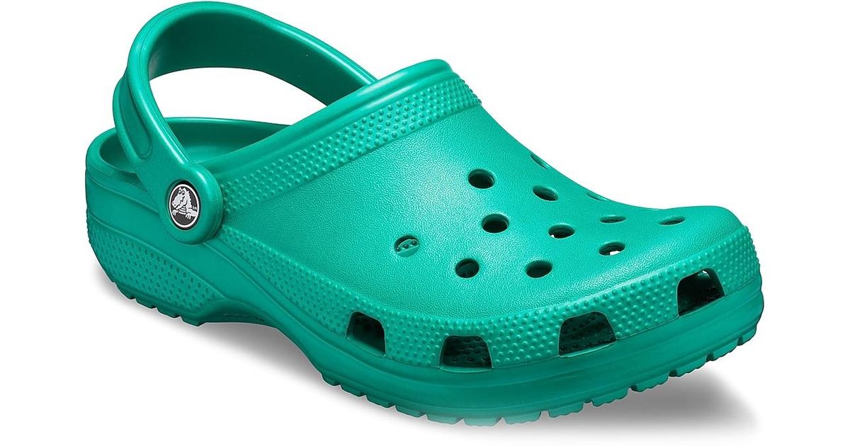 Crocs™ Classic Clog in Green for Men 