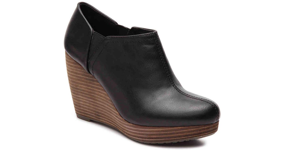 dr scholl's wedge bootie