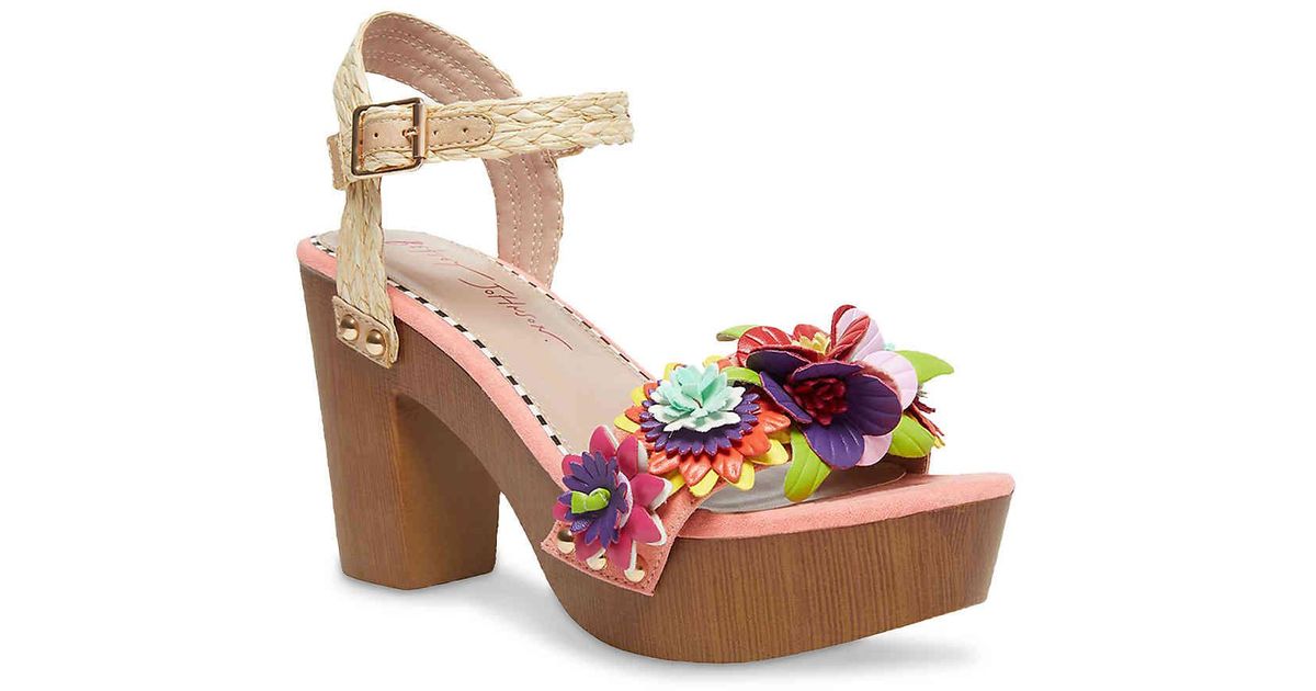 betsey johnson nellie platform sandal