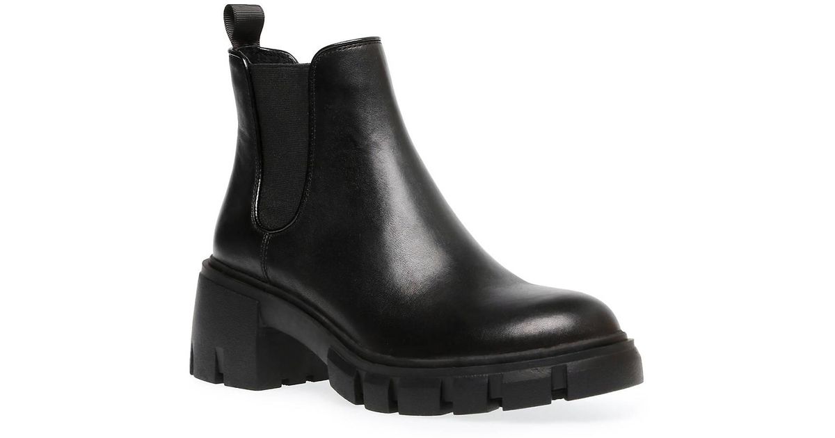 howler steve madden boots