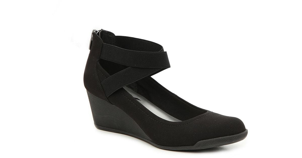 Anne klein sport hotsell teaberry wedge pump