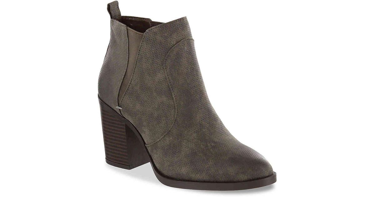 mia julissa bootie