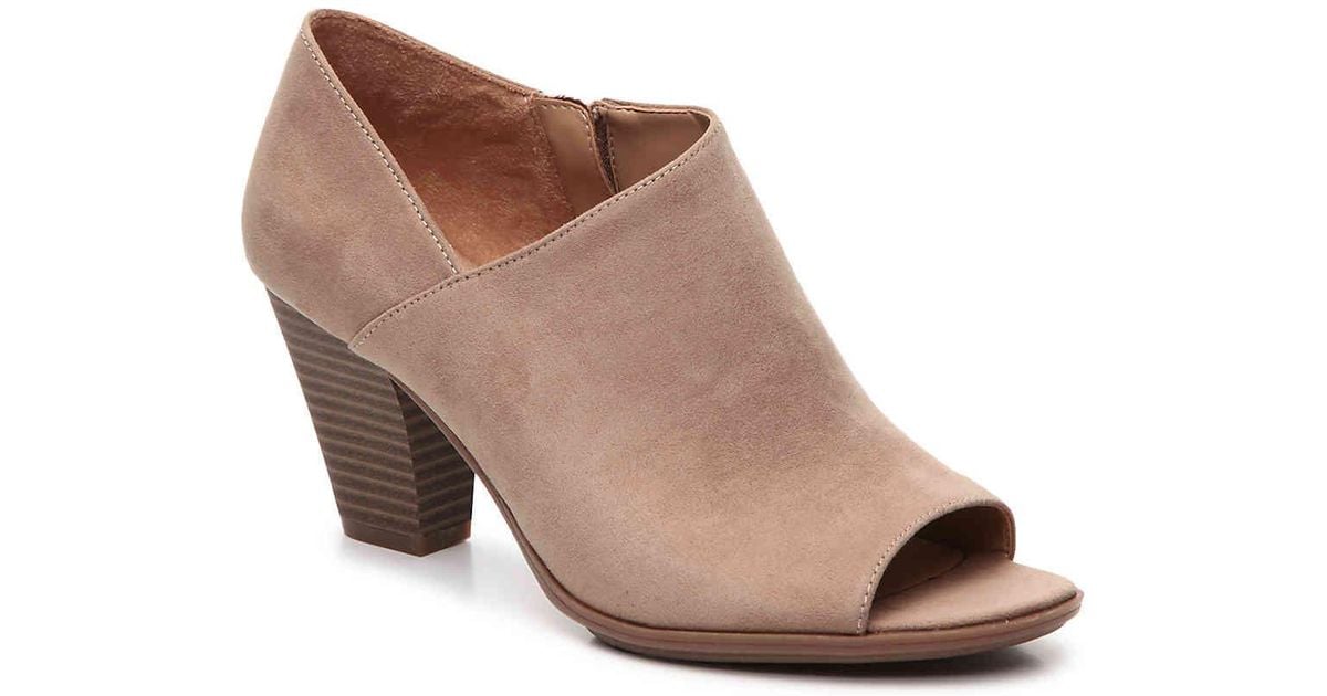 naturalizer tristen bootie