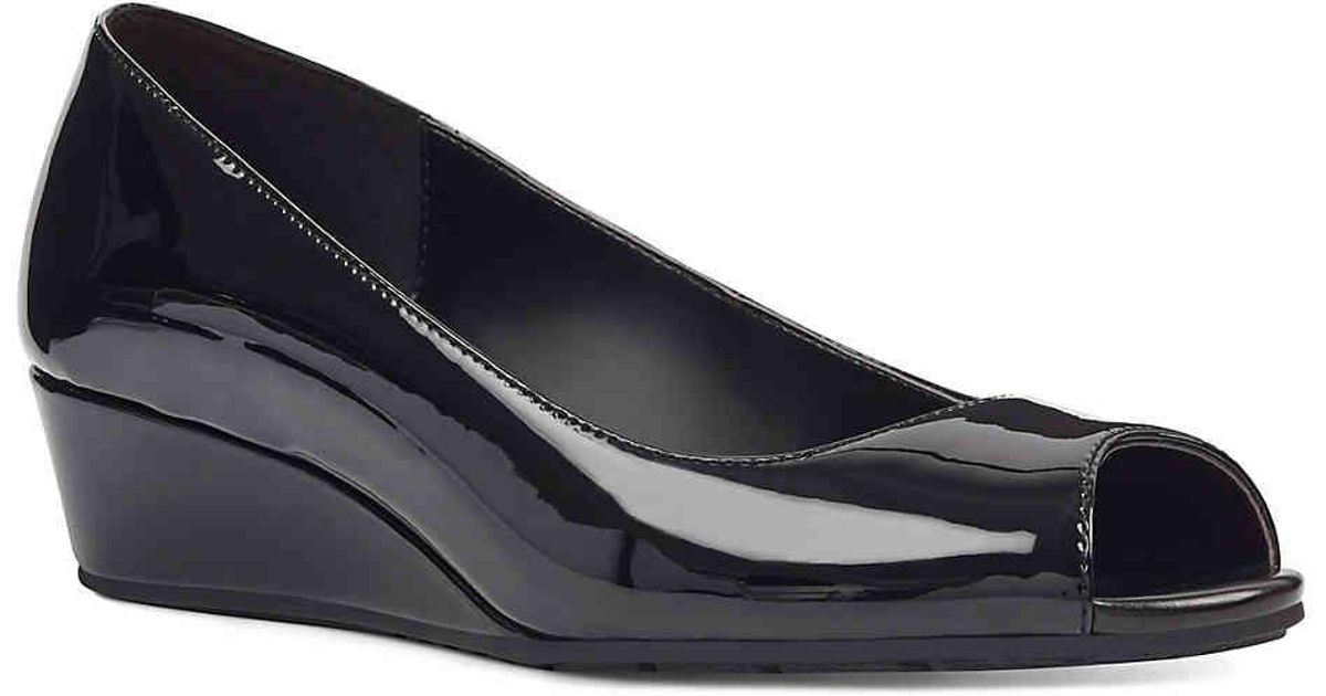 bandolino caddia wedge pumps